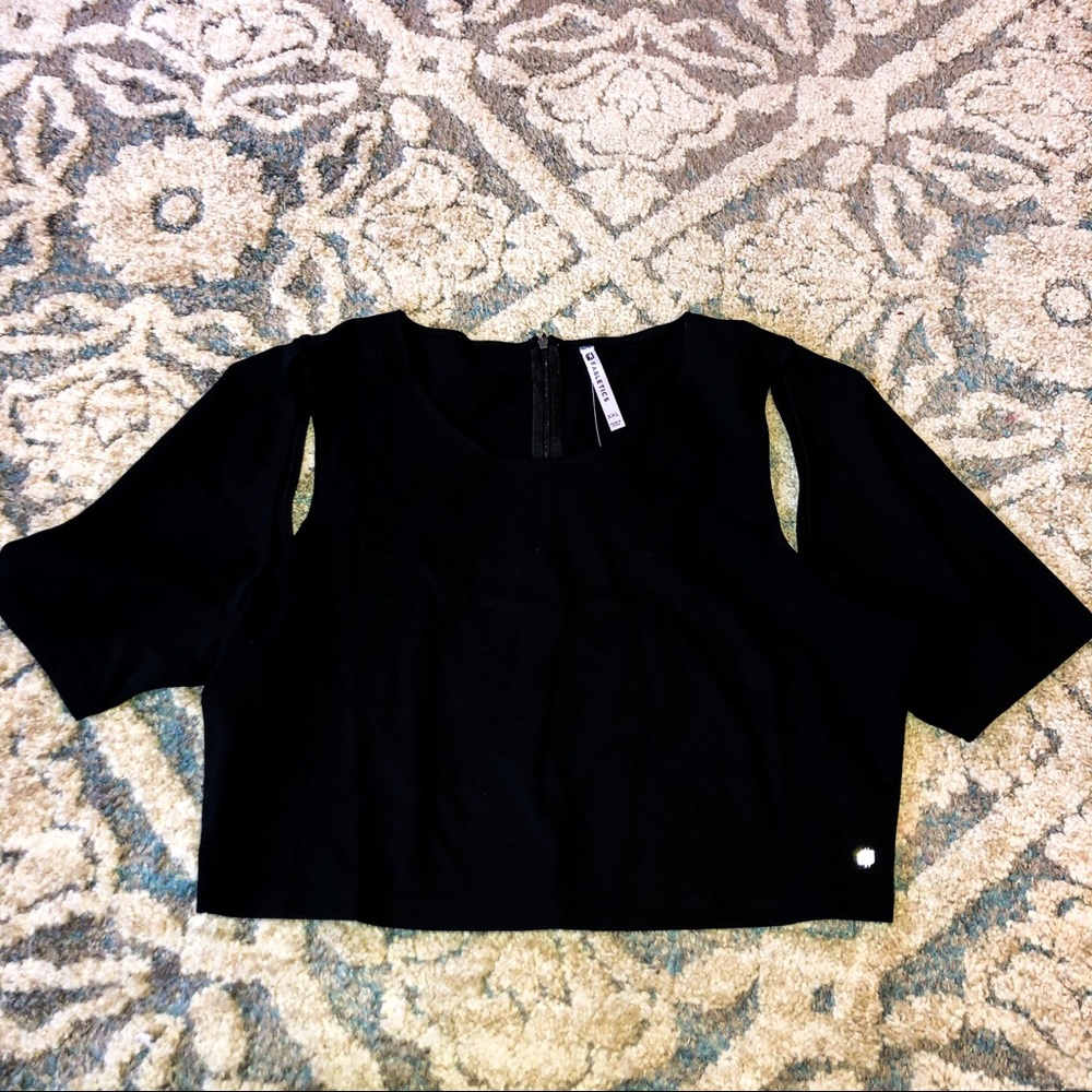 Fabletics Eva Midi Top - Picture 5 of 9